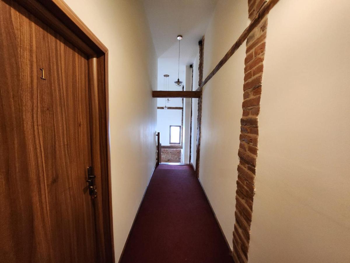 Antique Aparthotel Alba Iulia Esterno foto