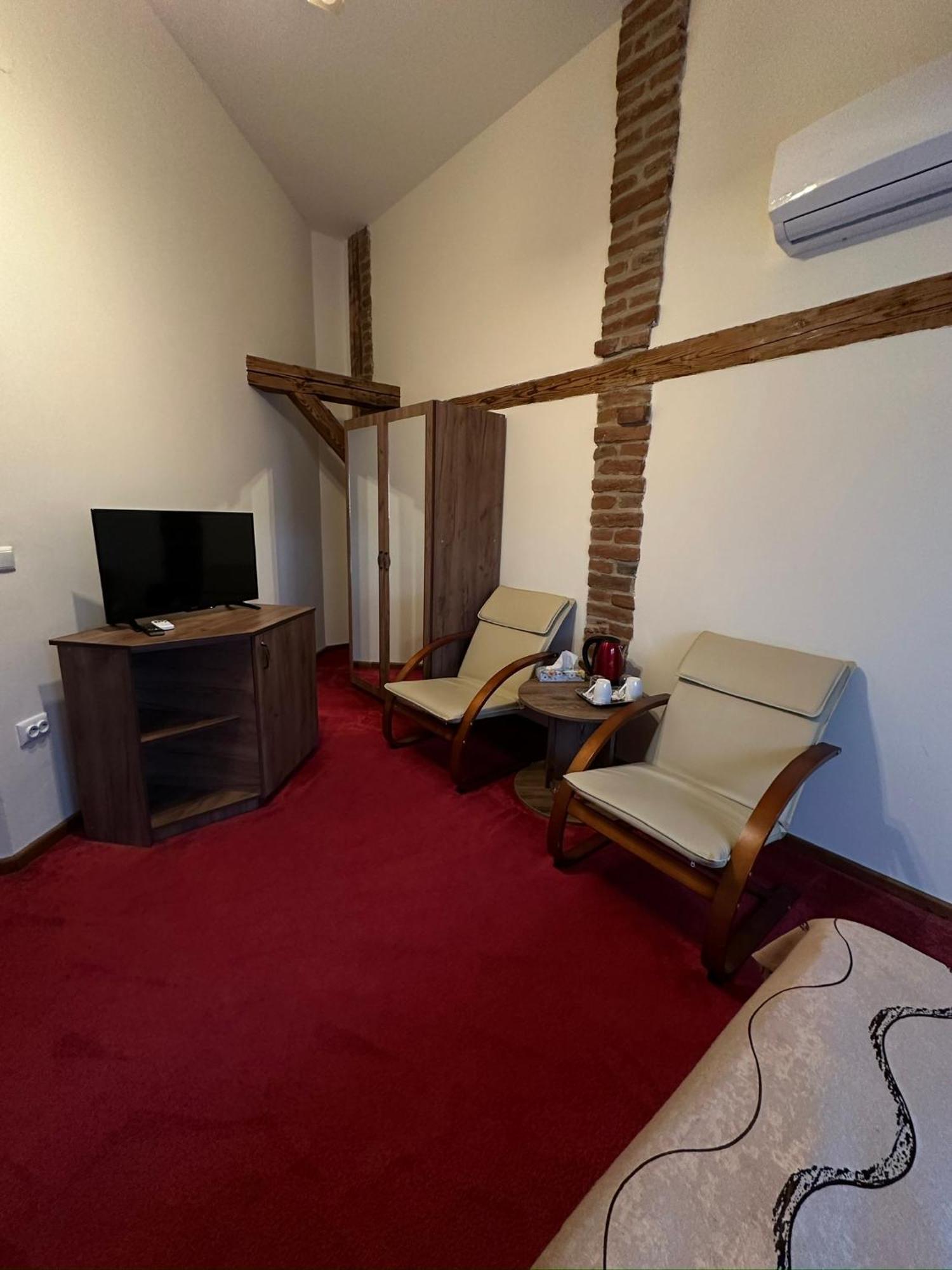 Antique Aparthotel Alba Iulia Esterno foto