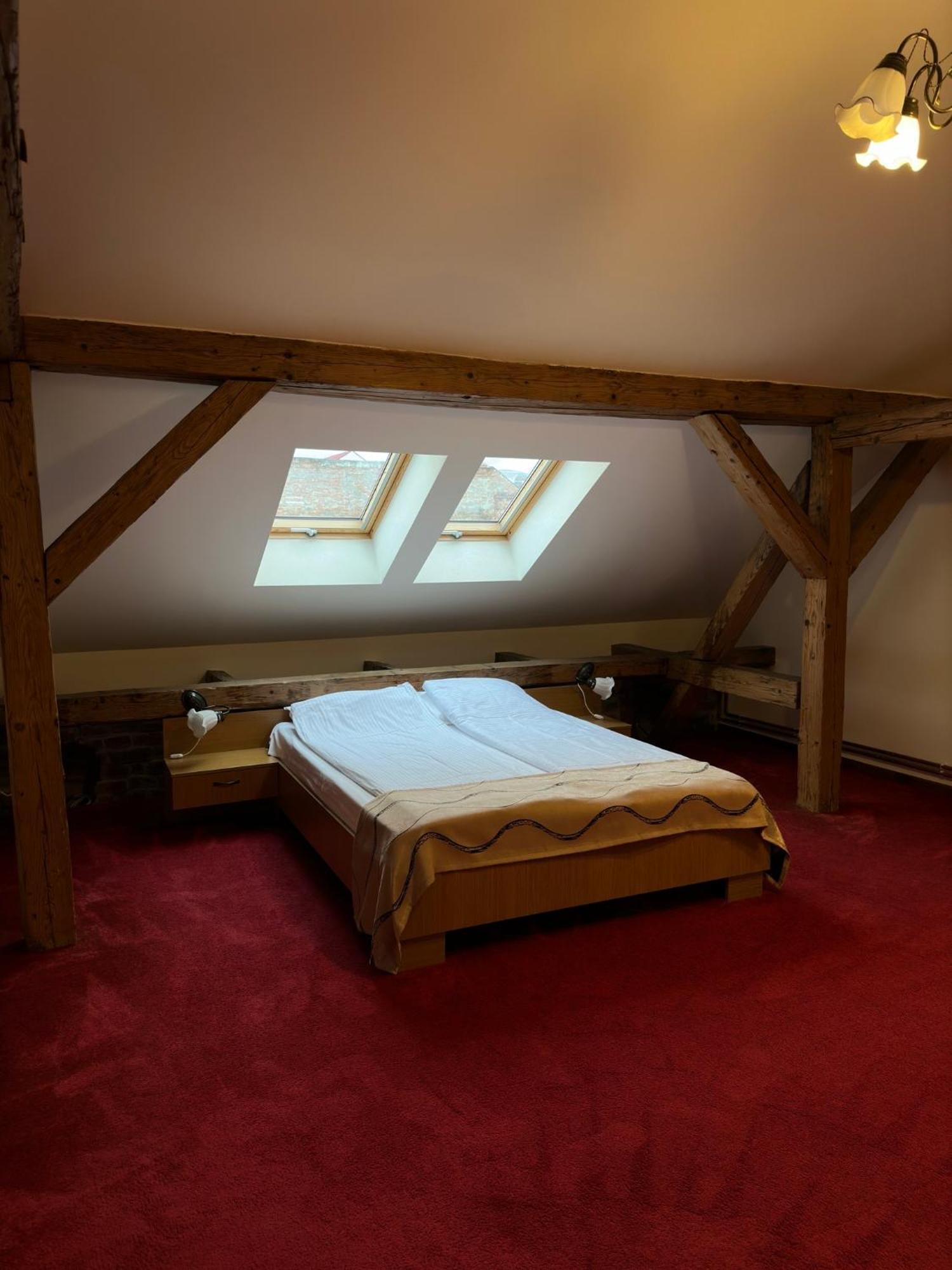 Antique Aparthotel Alba Iulia Esterno foto