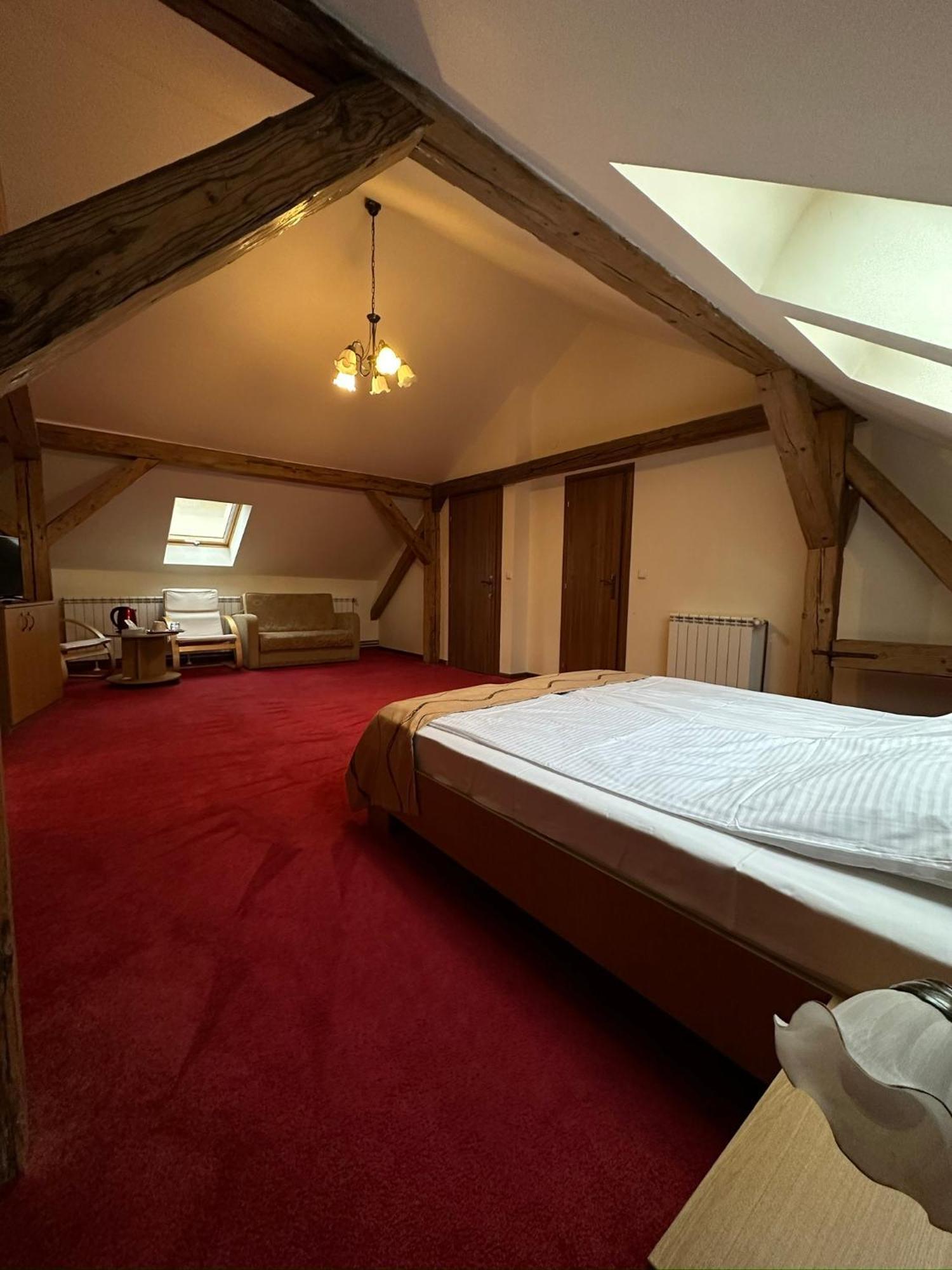 Antique Aparthotel Alba Iulia Esterno foto