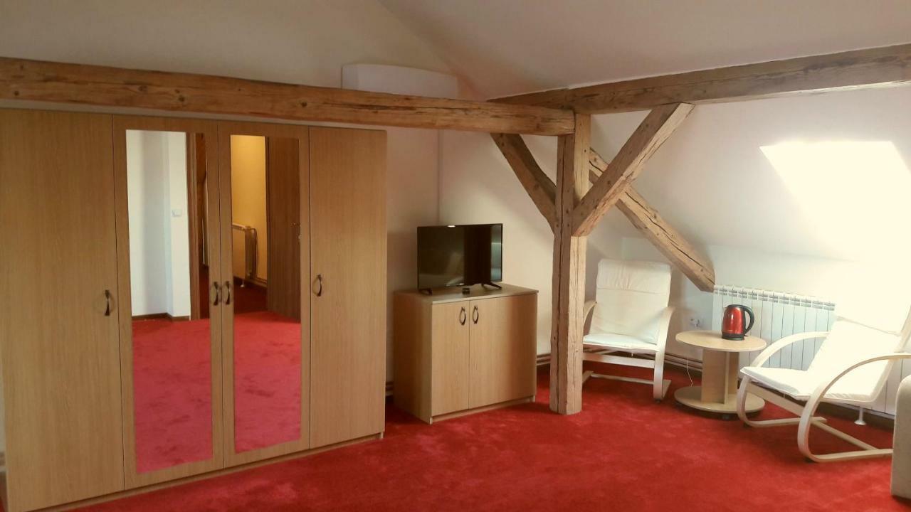 Antique Aparthotel Alba Iulia Esterno foto